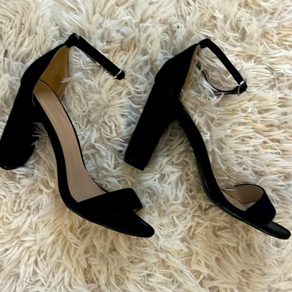 Black high heels size 7 - Picture 1 of 2